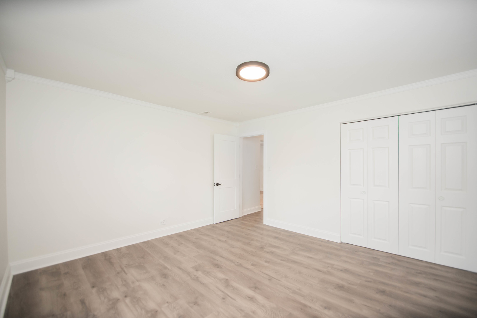 7945 Mobile Avenue, Burbank, IL 60459