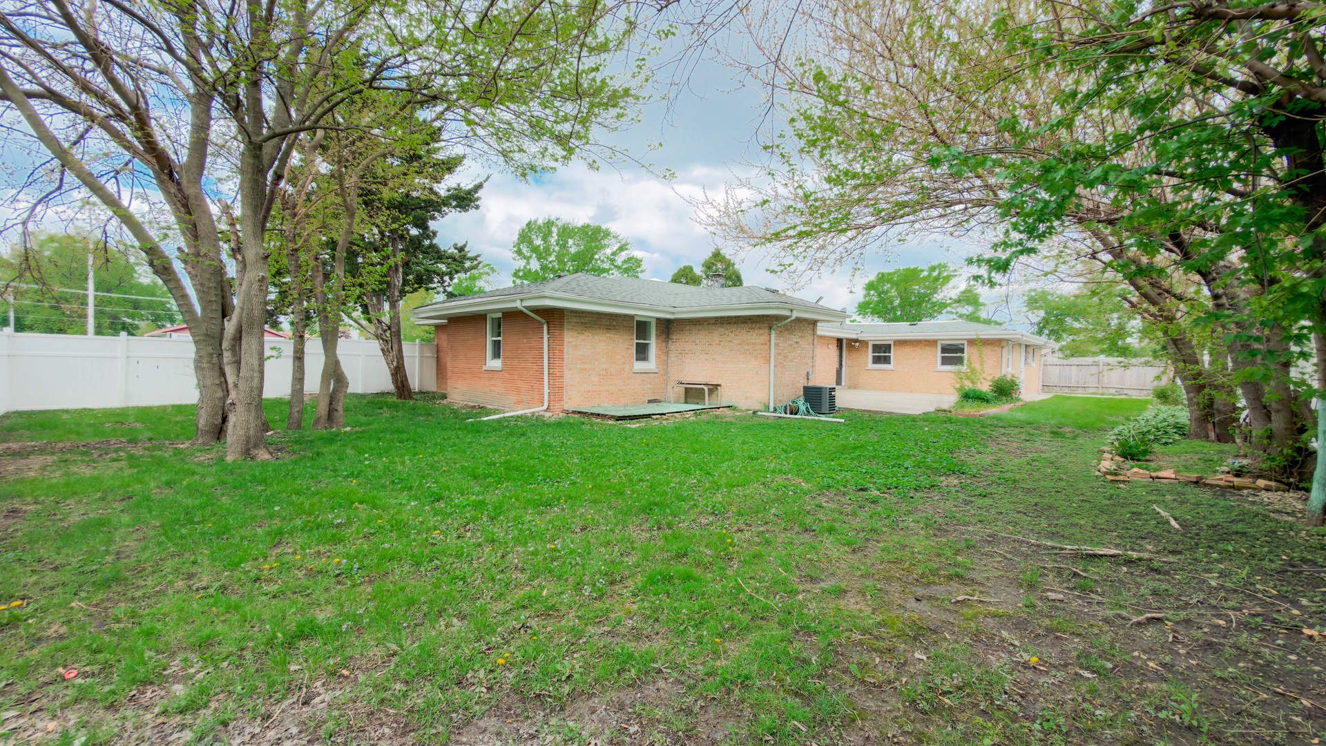 7945 Mobile Avenue, Burbank, IL 60459