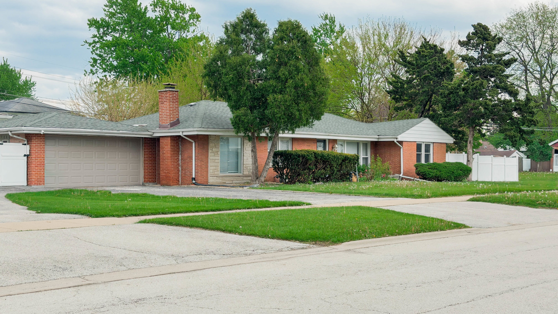 7945 Mobile Avenue, Burbank, IL 60459