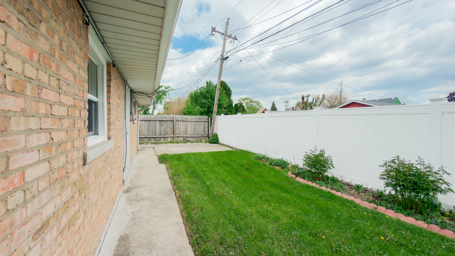 7945 Mobile Avenue, Burbank, IL 60459
