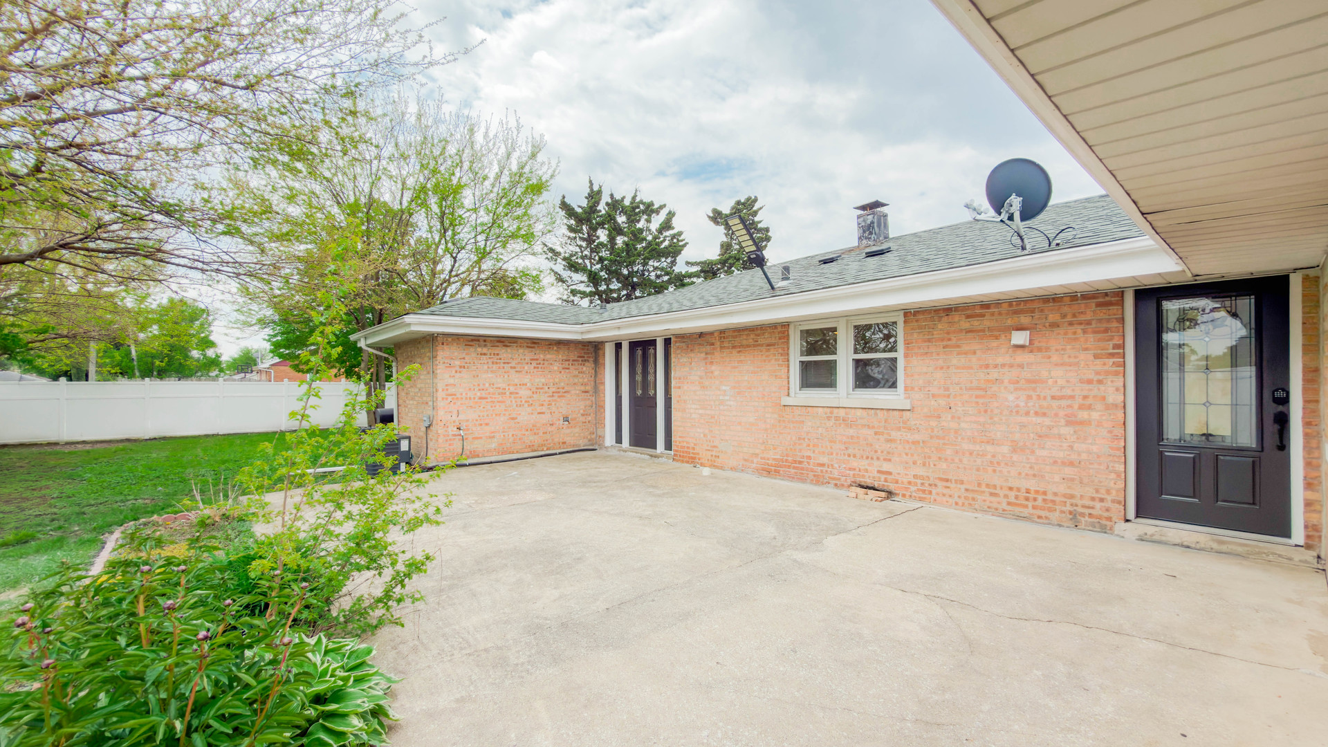 7945 Mobile Avenue, Burbank, IL 60459