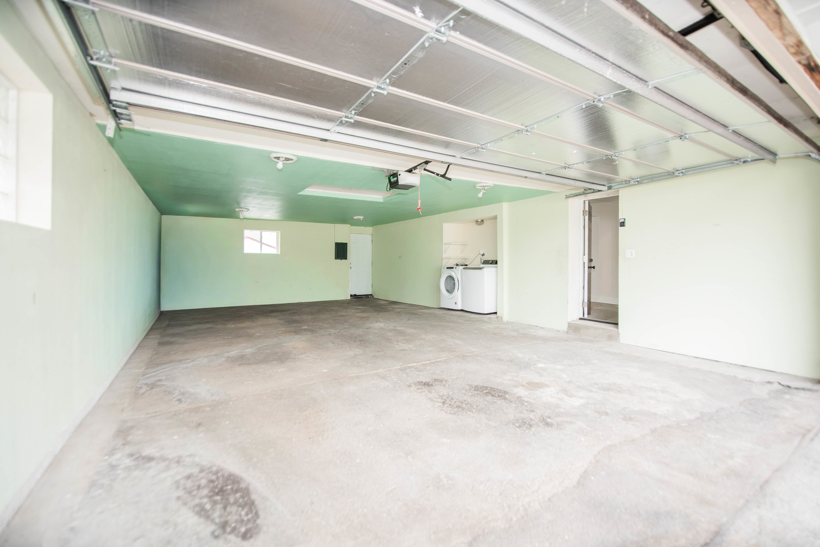 7945 Mobile Avenue, Burbank, IL 60459