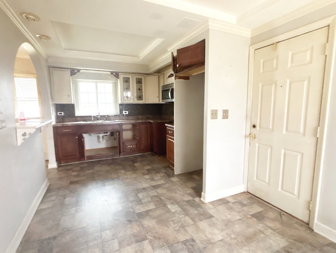 17W452 BUTTERFIELD Road, Villa Park, IL 60181