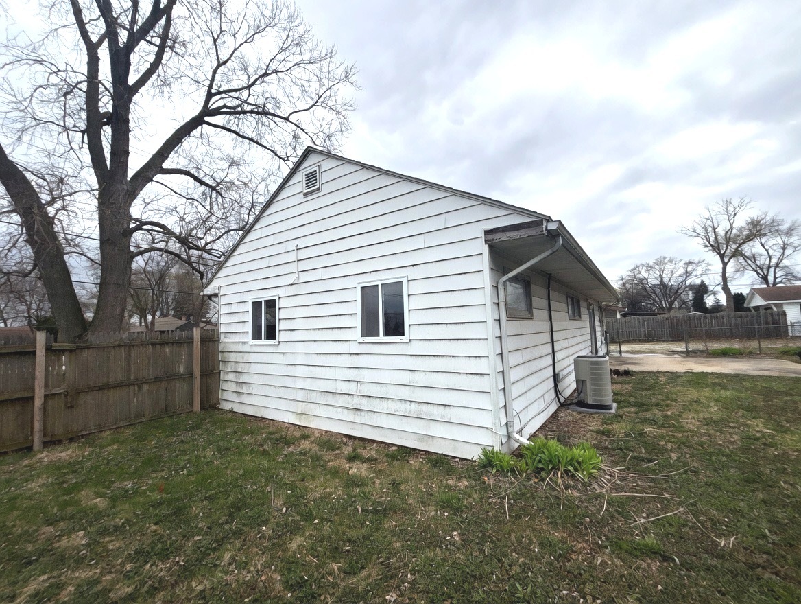 17W452 BUTTERFIELD Road, Villa Park, IL 60181