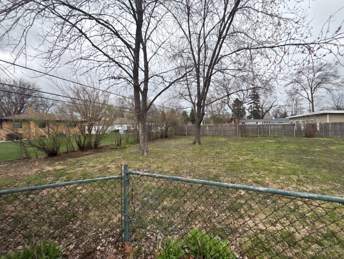 17W452 BUTTERFIELD Road, Villa Park, IL 60181