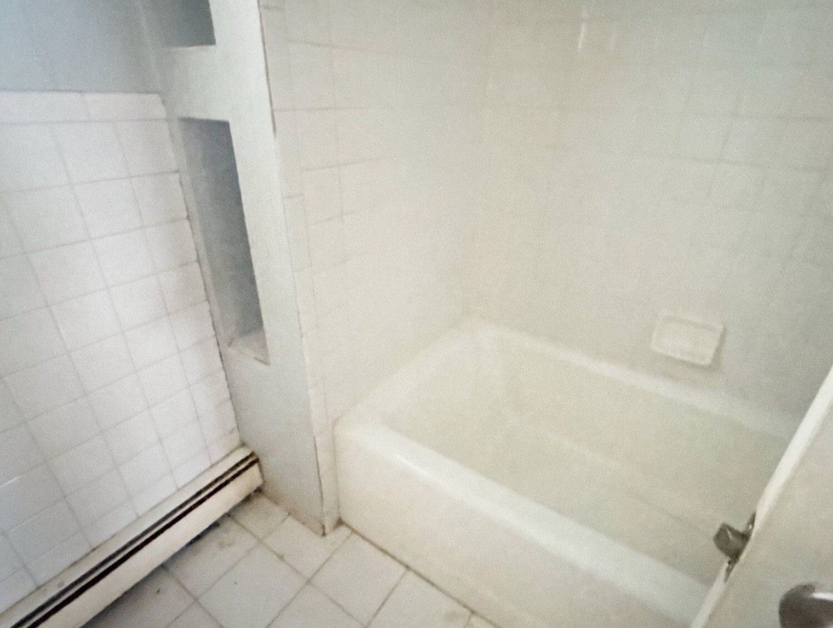 17W452 BUTTERFIELD Road, Villa Park, IL 60181