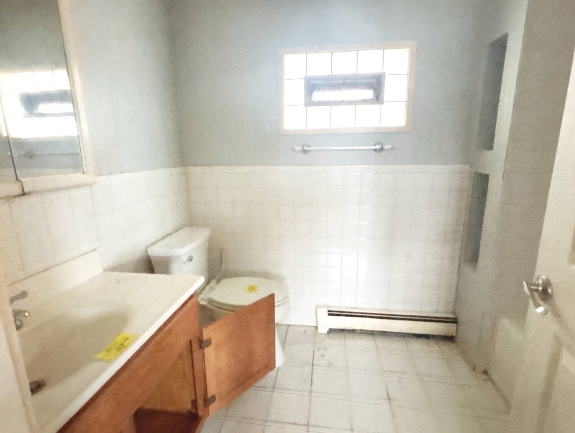 17W452 BUTTERFIELD Road, Villa Park, IL 60181