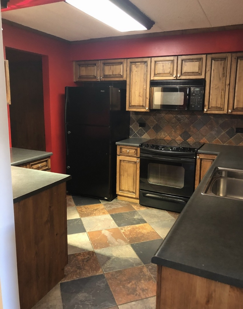 9608 W Higgins Road #2c, Rosemont, IL 60018