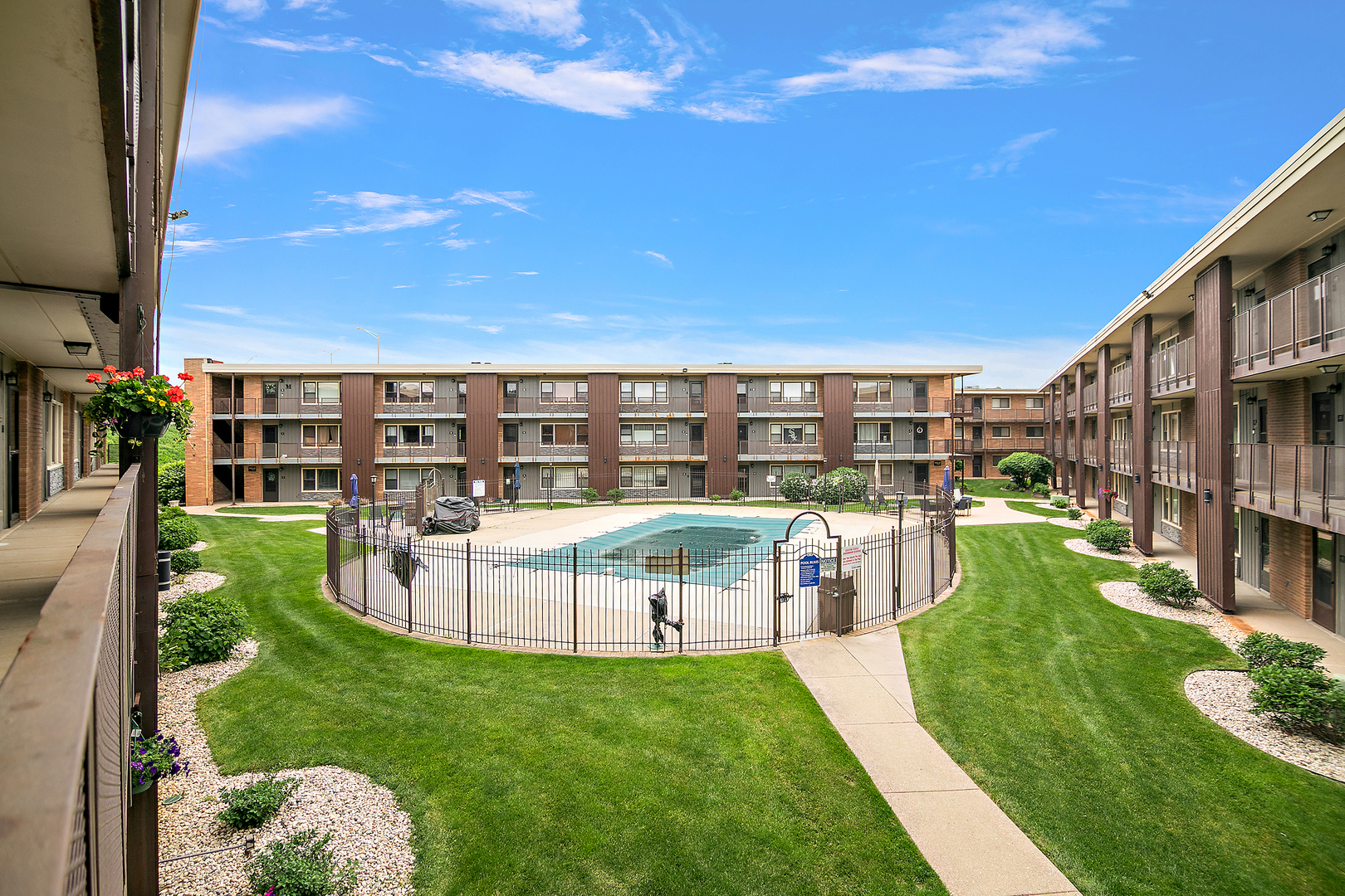 9608 W Higgins Road #2c, Rosemont, IL 60018