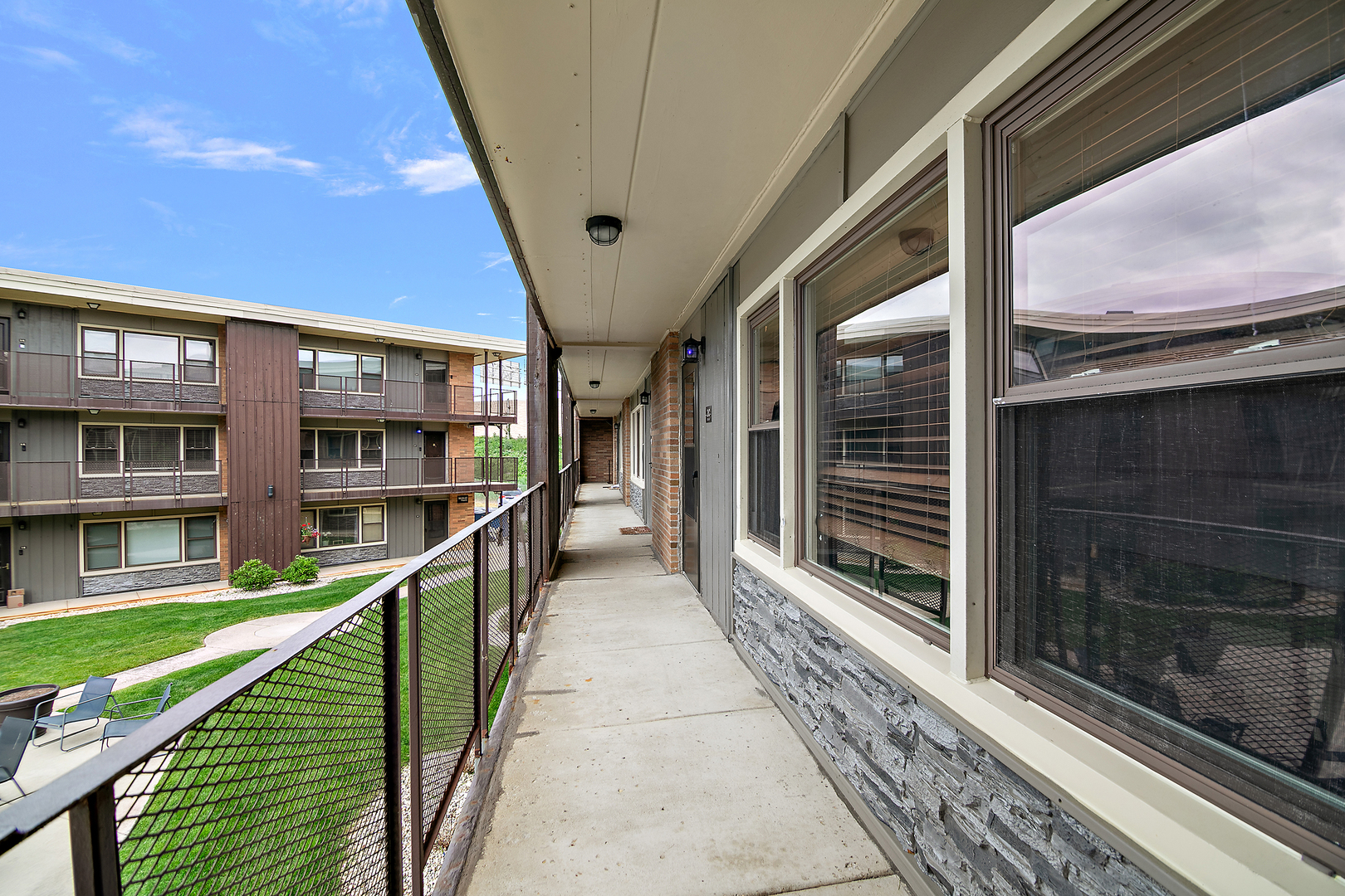 9608 W Higgins Road #2c, Rosemont, IL 60018