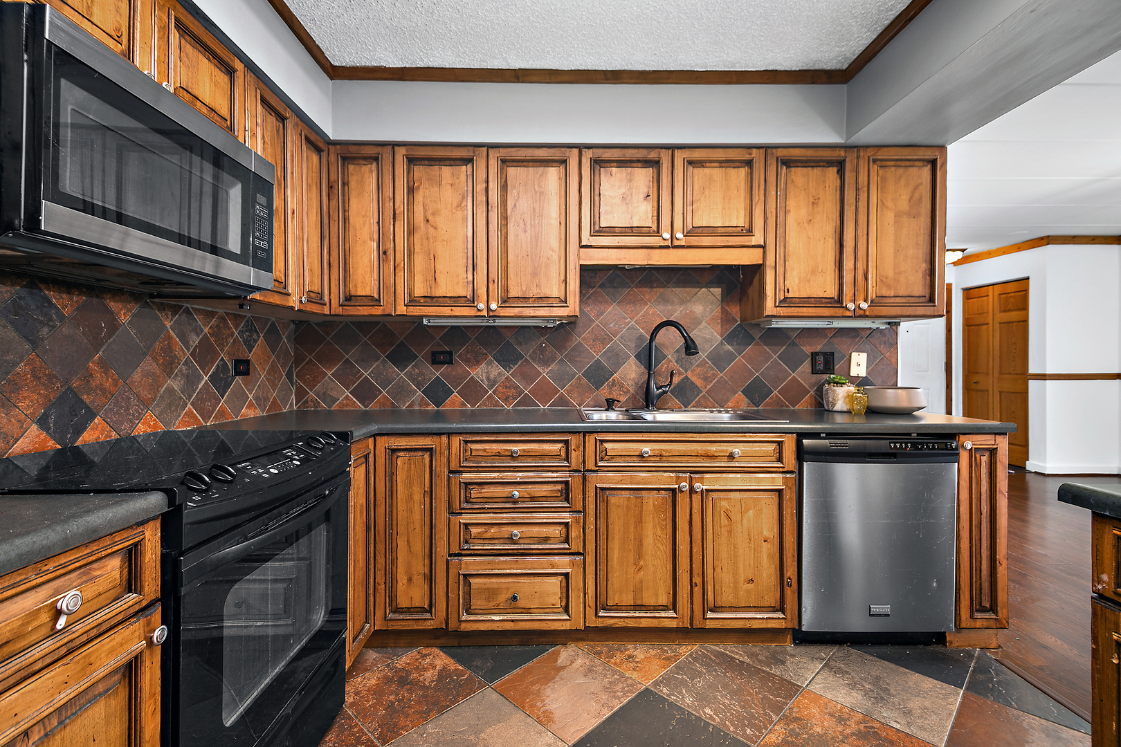 9608 W Higgins Road #2c, Rosemont, IL 60018