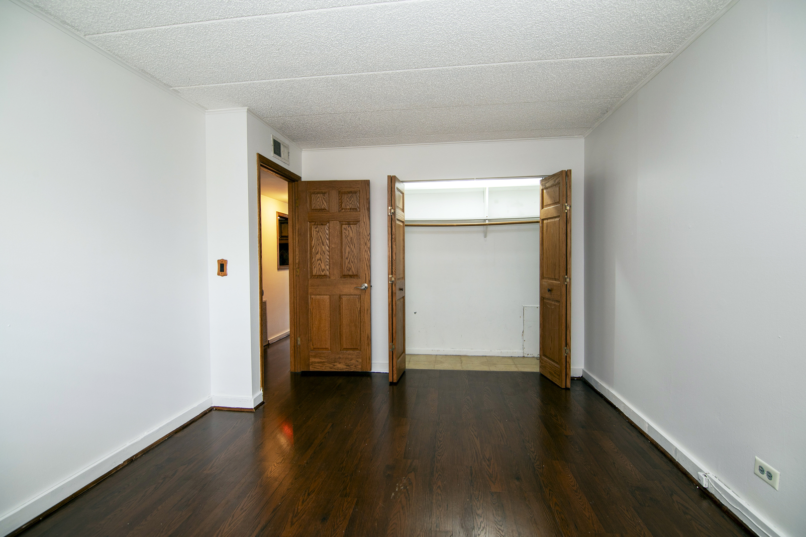 9608 W Higgins Road #2c, Rosemont, IL 60018