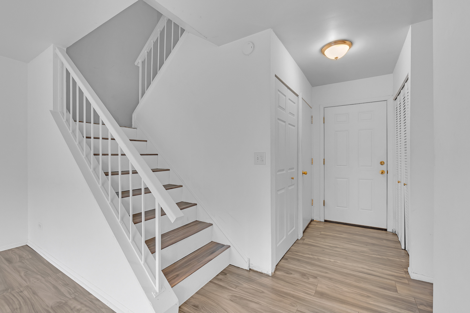 523 Alton Court, Carol Stream, IL 60188