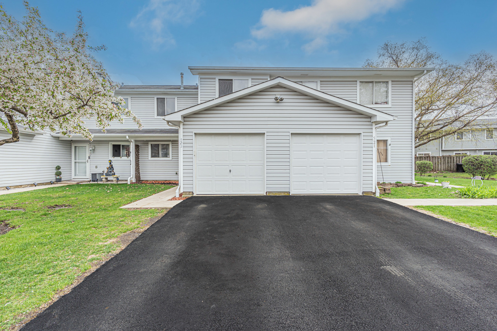 523 Alton Court, Carol Stream, IL 60188