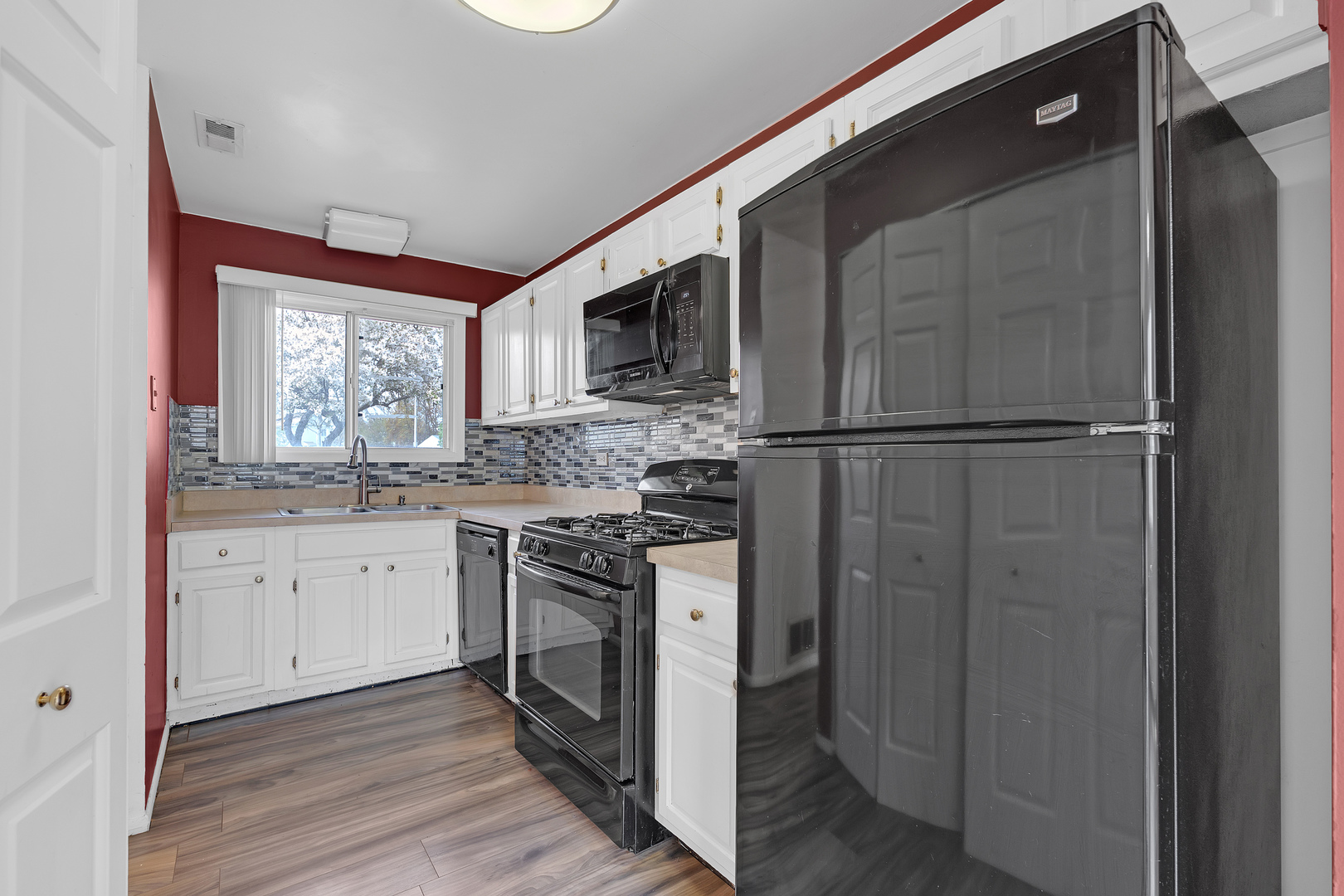 523 Alton Court, Carol Stream, IL 60188