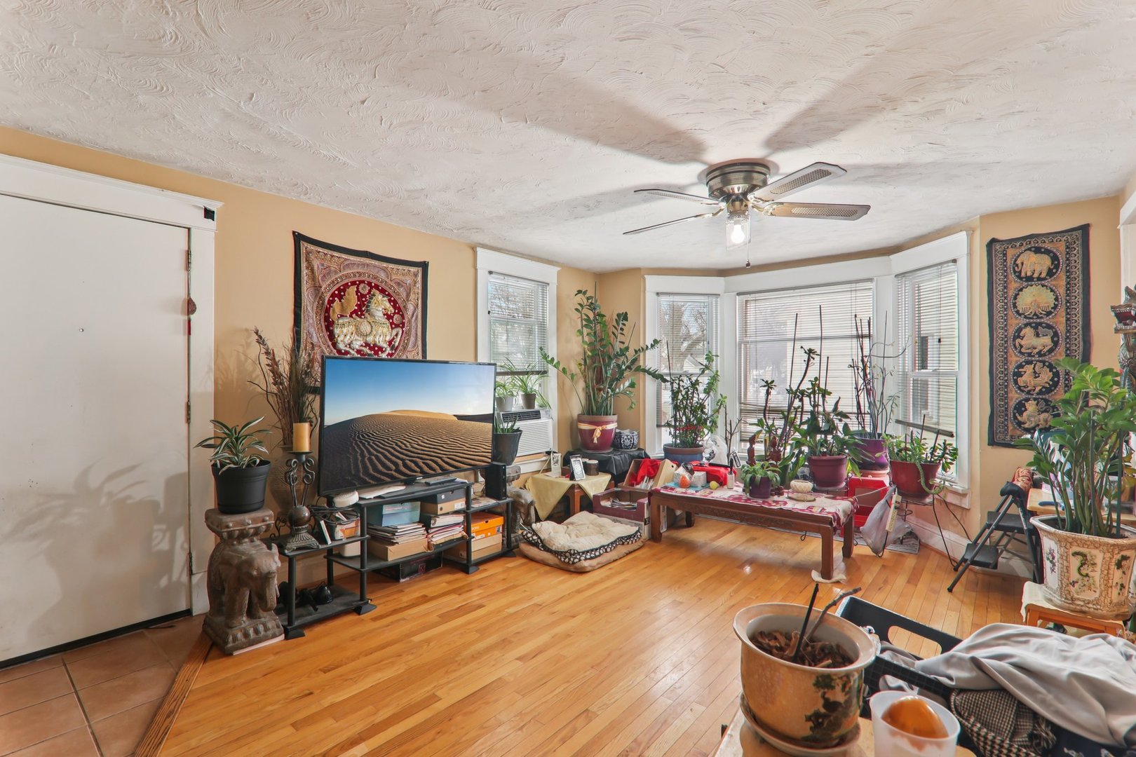 262 S WESTON Avenue, Elgin, IL 60123