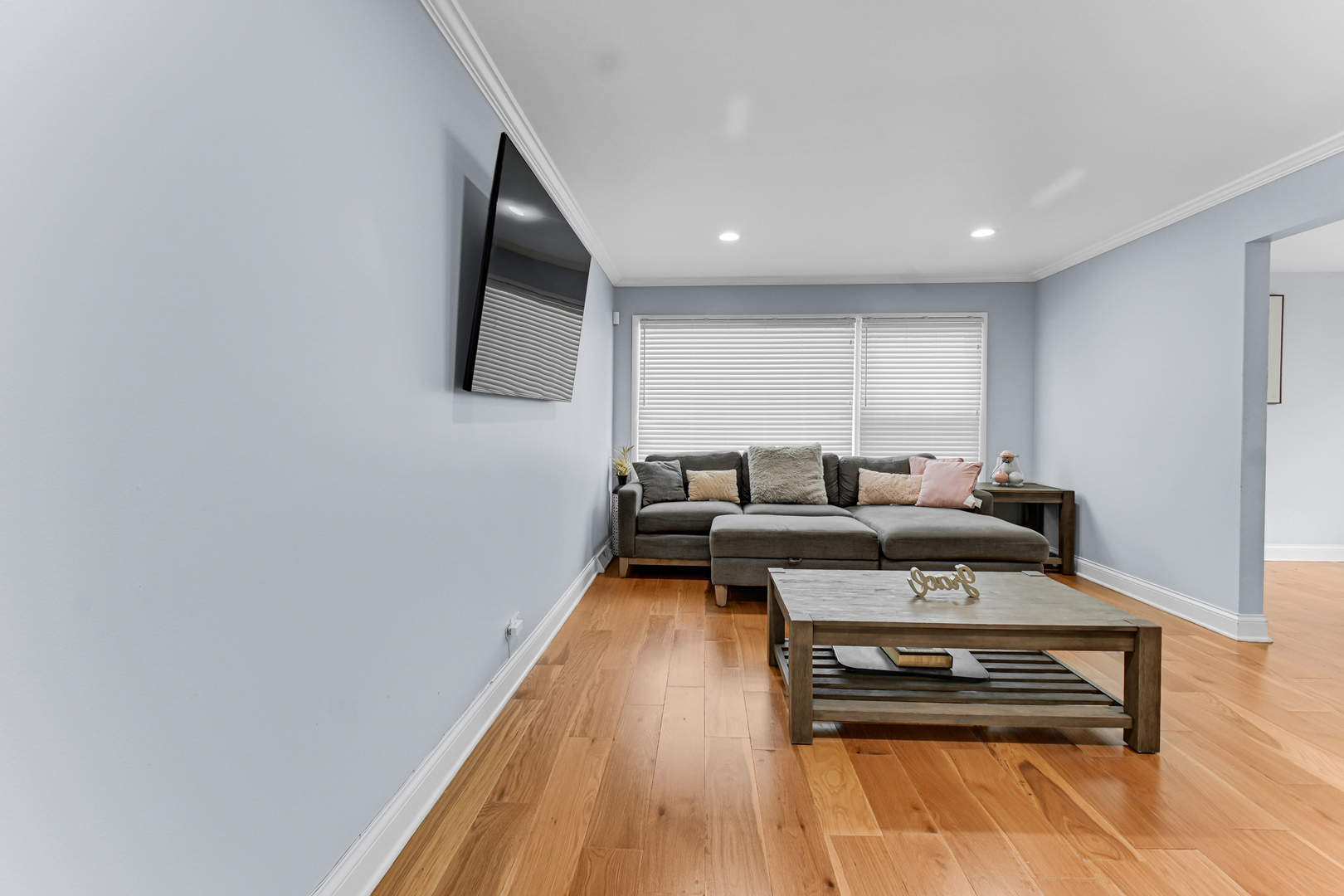 1029 Riverview Drive, South Holland, IL 60473