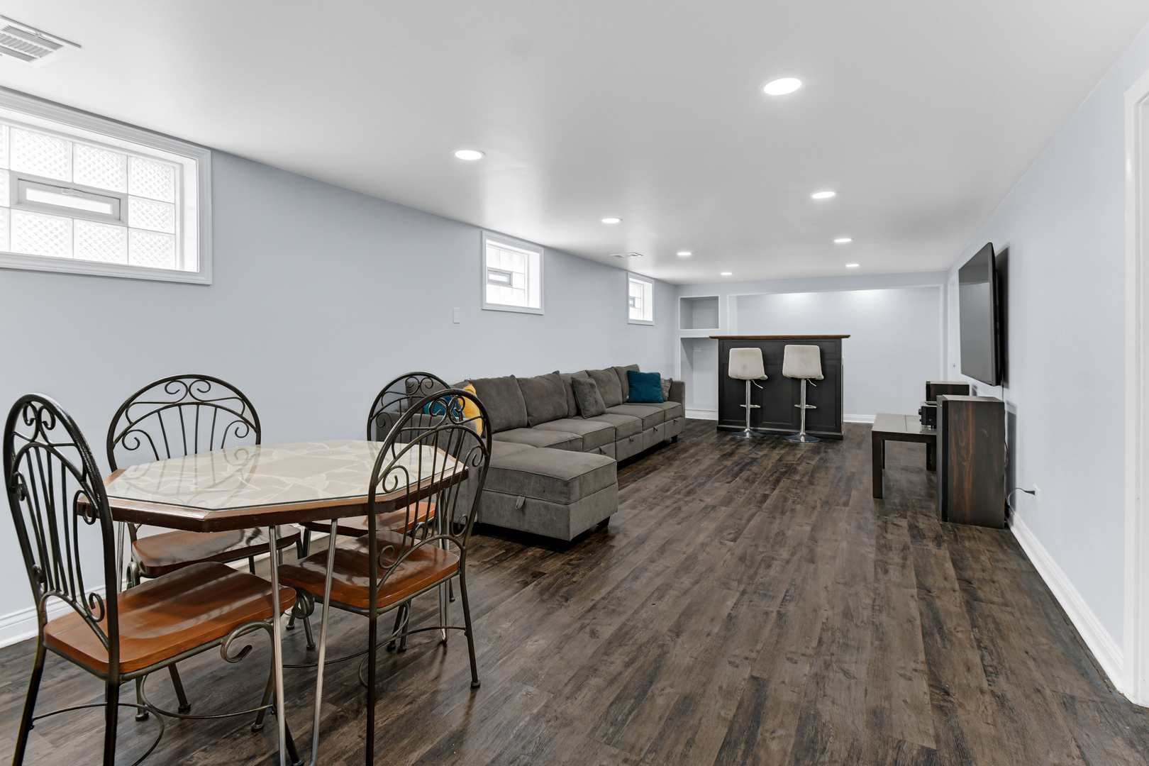 1029 Riverview Drive, South Holland, IL 60473