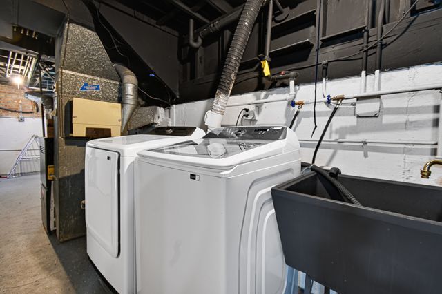 1029 Riverview Drive, South Holland, IL 60473