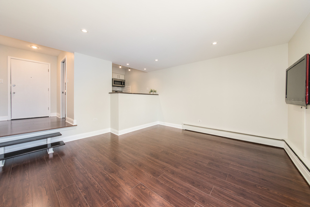 6121 W Higgins Avenue #C2, Chicago, IL 60630