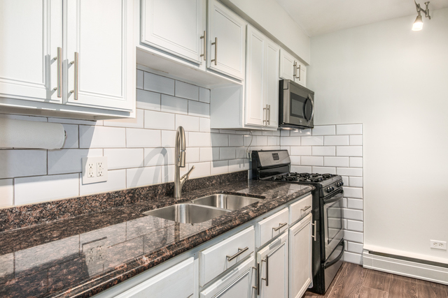 6121 W Higgins Avenue #C2, Chicago, IL 60630