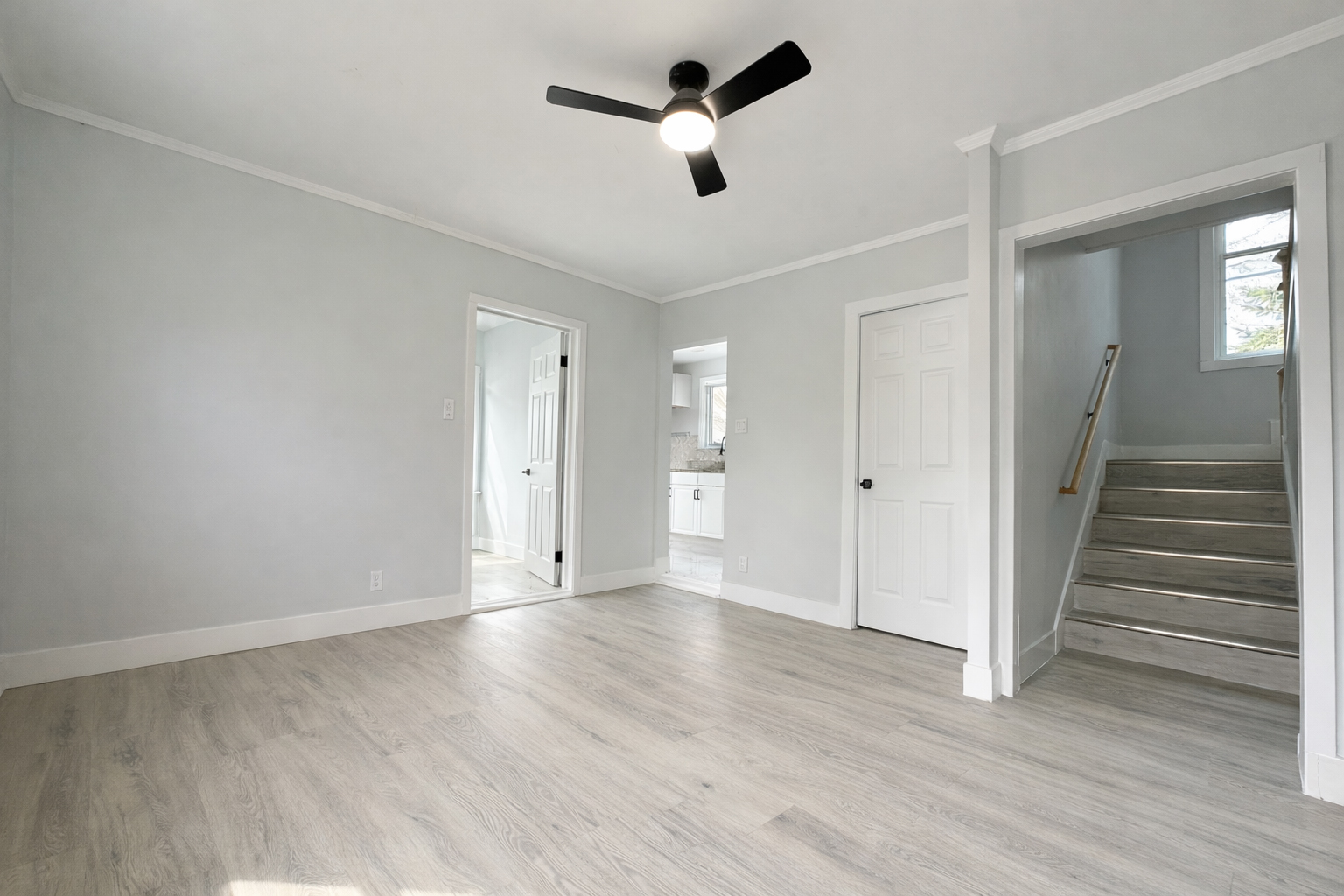 9820 S California Avenue, Evergreen Park, IL 60805