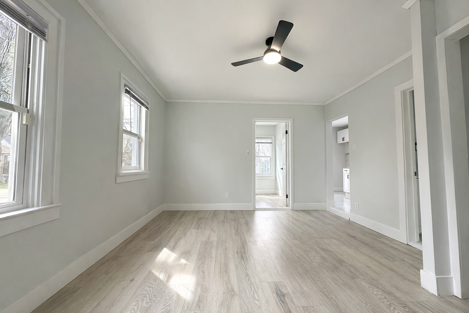 9820 S California Avenue, Evergreen Park, IL 60805