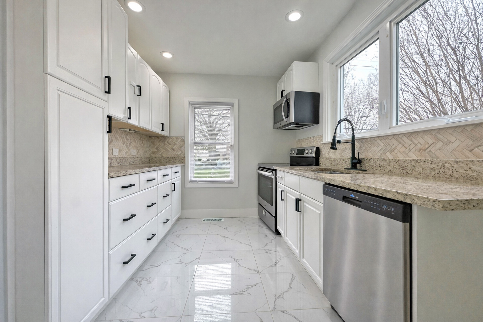 9820 S California Avenue, Evergreen Park, IL 60805