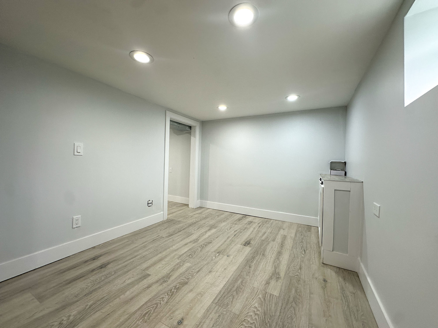 9820 S California Avenue, Evergreen Park, IL 60805