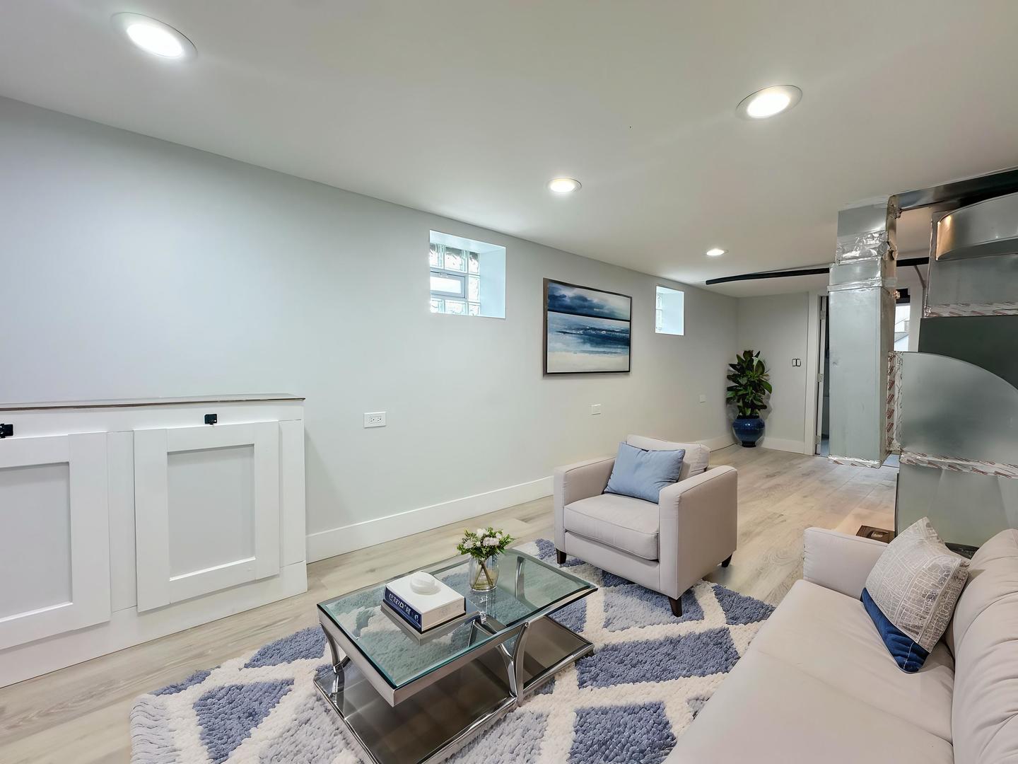 9820 S California Avenue, Evergreen Park, IL 60805