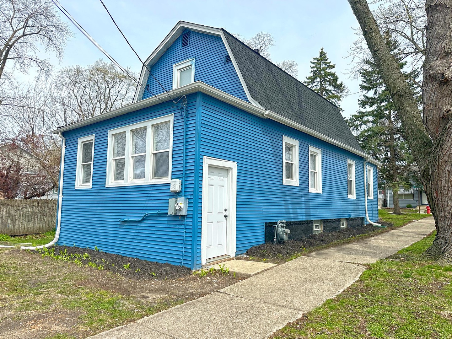 9820 S California Avenue, Evergreen Park, IL 60805