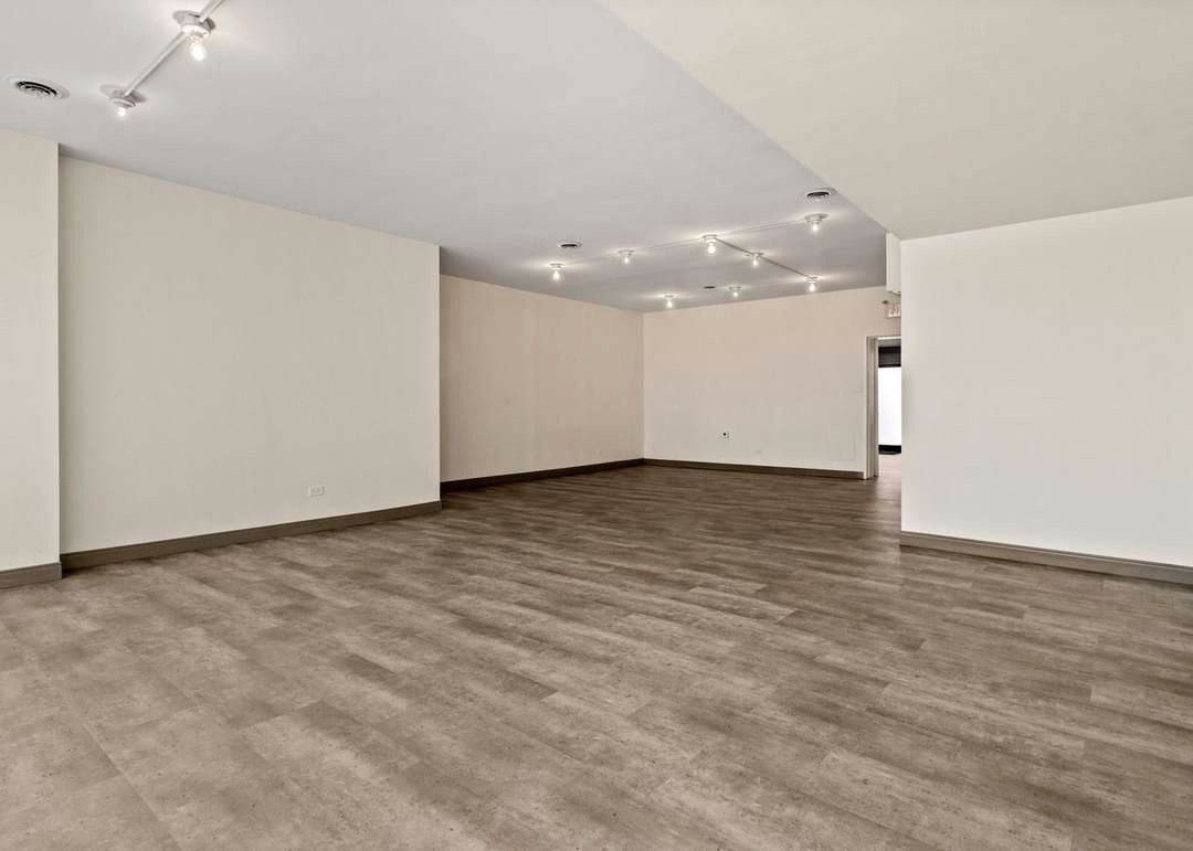 5110 W Fullerton Avenue, Chicago, IL 60639