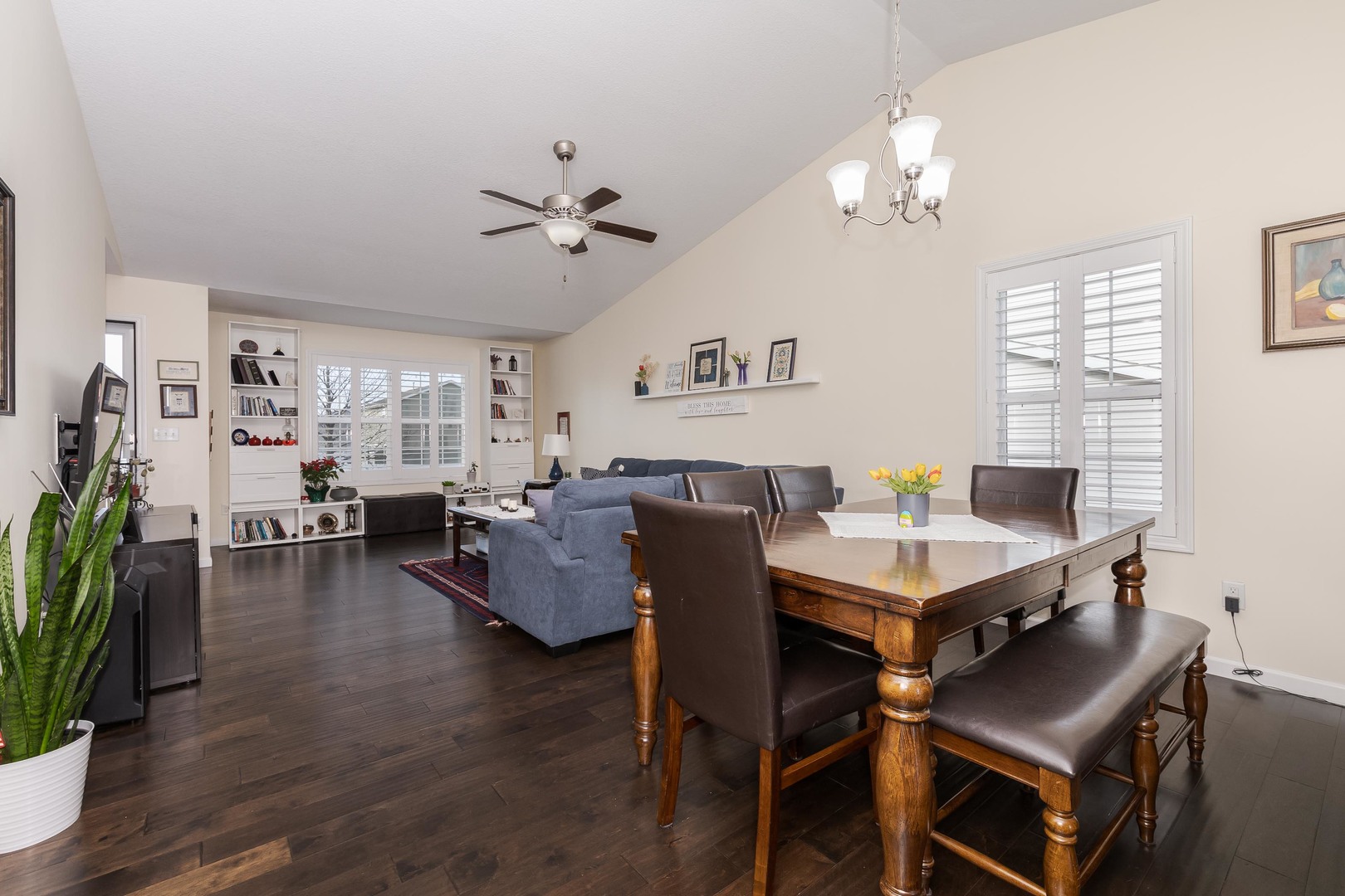 212 Springdale Avenue, Bloomington, IL 61704