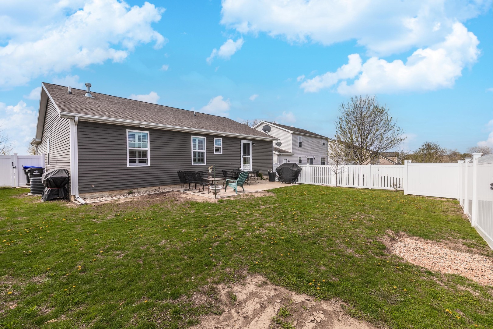 212 Springdale Avenue, Bloomington, IL 61704