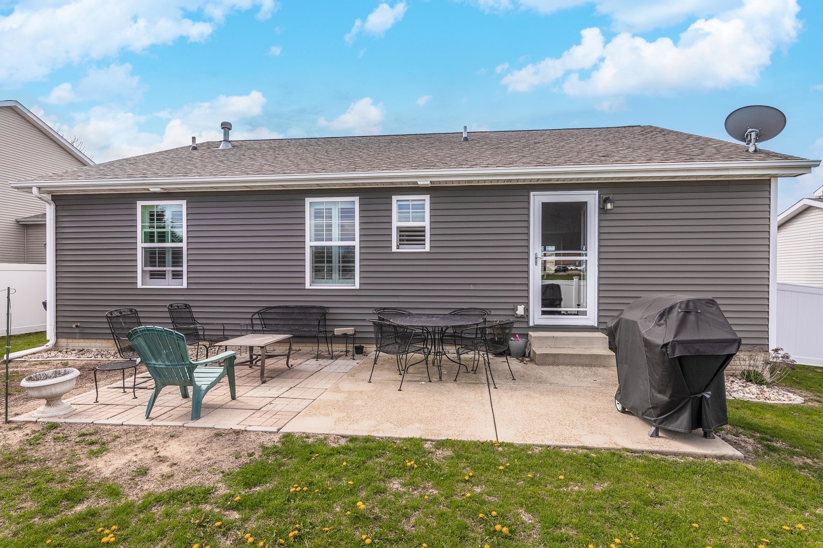 212 Springdale Avenue, Bloomington, IL 61704