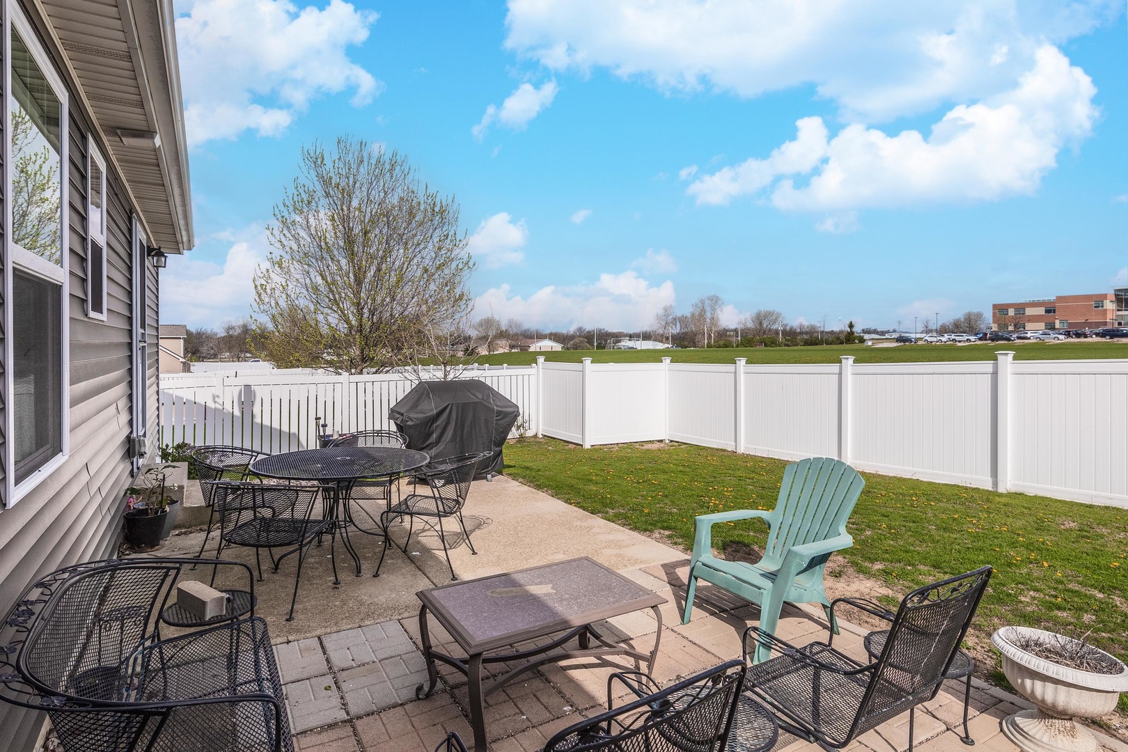 212 Springdale Avenue, Bloomington, IL 61704