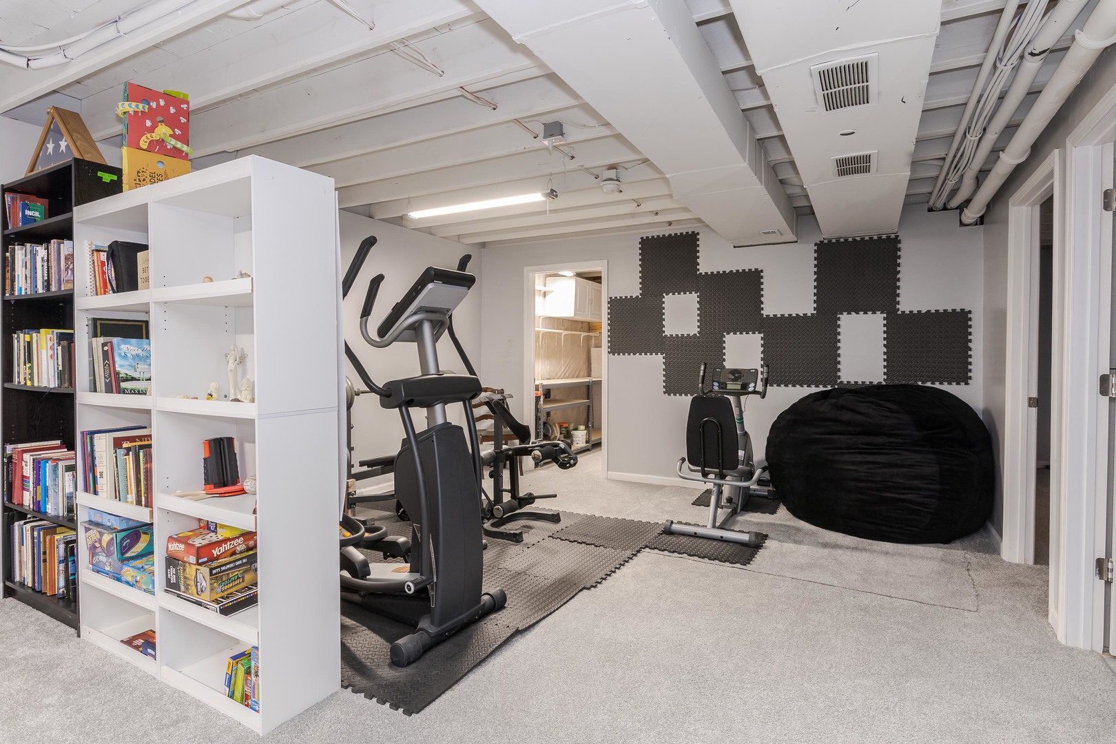 212 Springdale Avenue, Bloomington, IL 61704