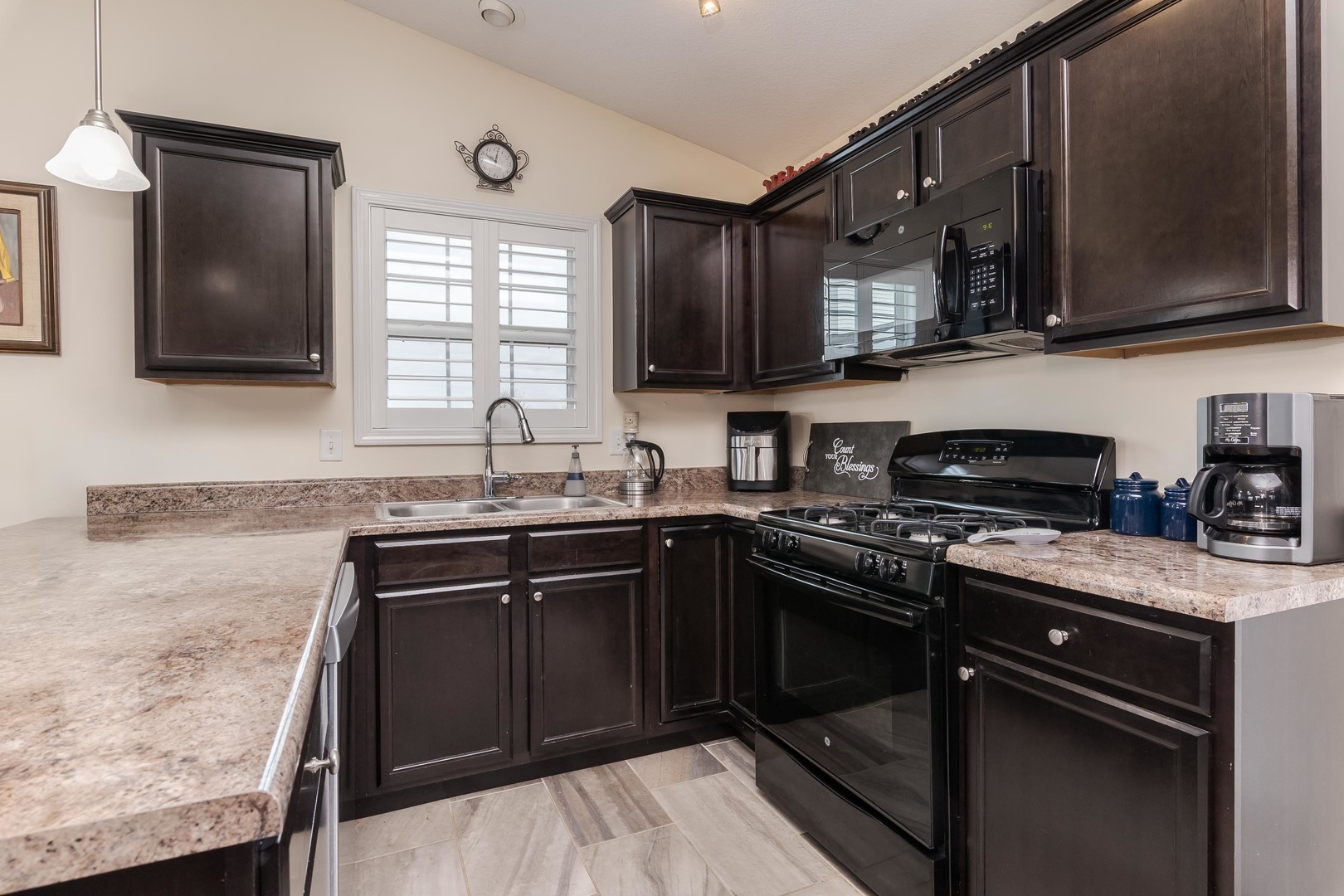 212 Springdale Avenue, Bloomington, IL 61704