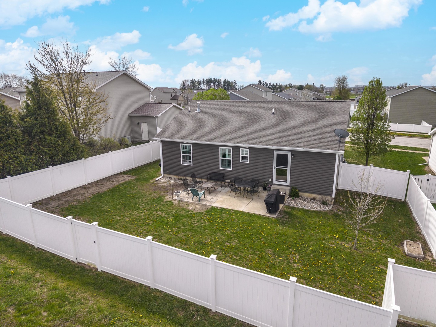 212 Springdale Avenue, Bloomington, IL 61704