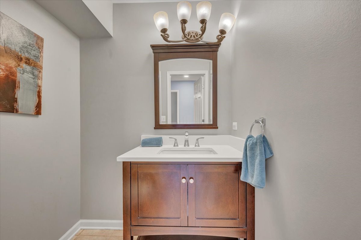 1355 Beckett Lane, Schaumburg, IL 60173