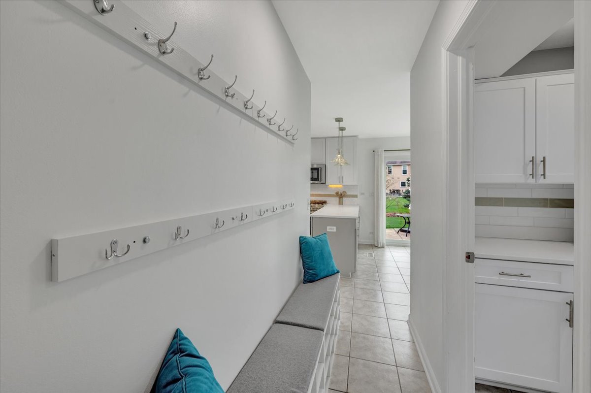 1355 Beckett Lane, Schaumburg, IL 60173