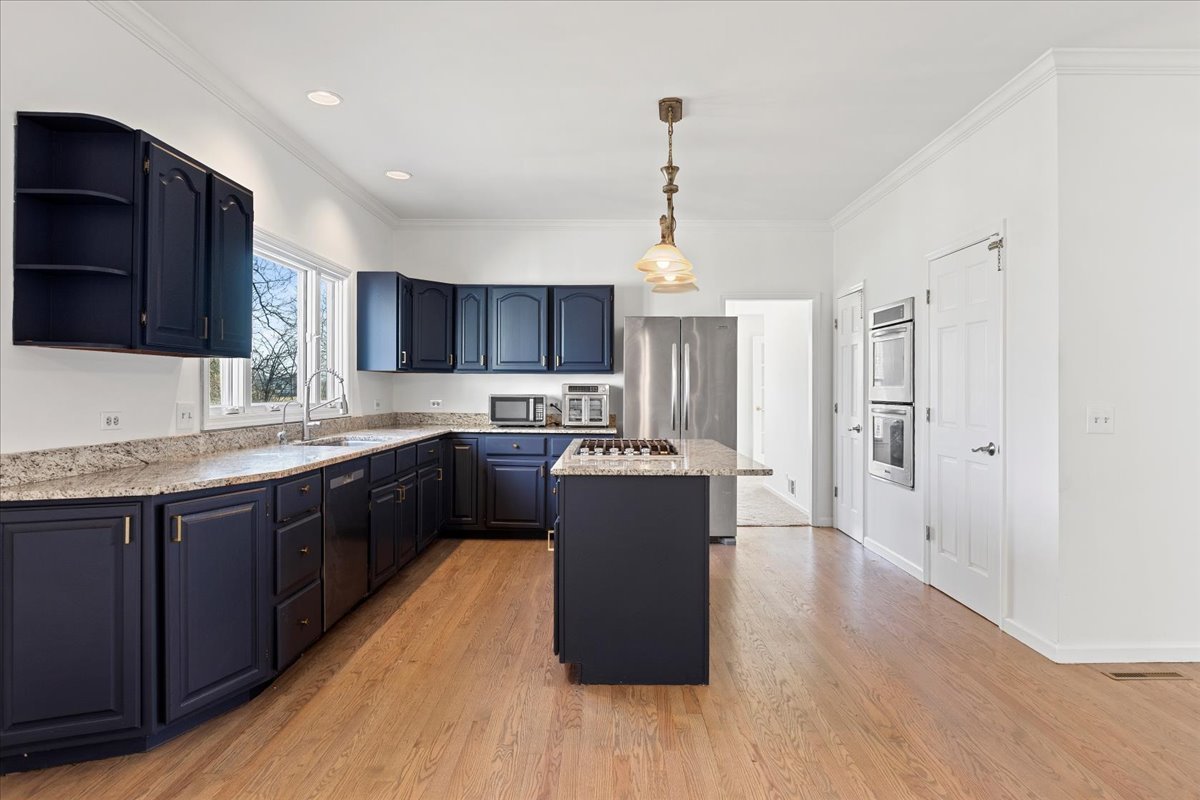 2321 Steeple Chase Circle, Libertyville, IL 60048