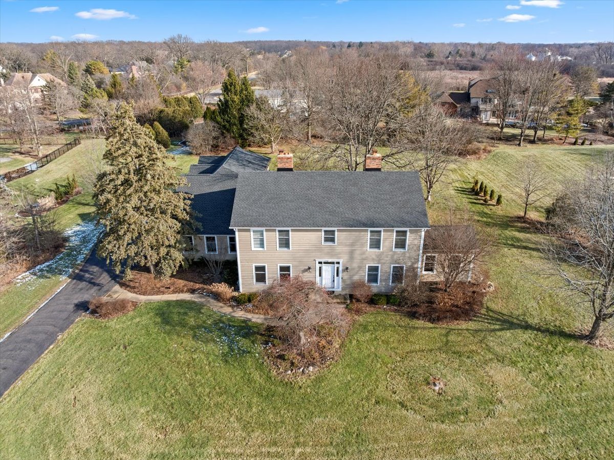 2321 Steeple Chase Circle, Libertyville, IL 60048