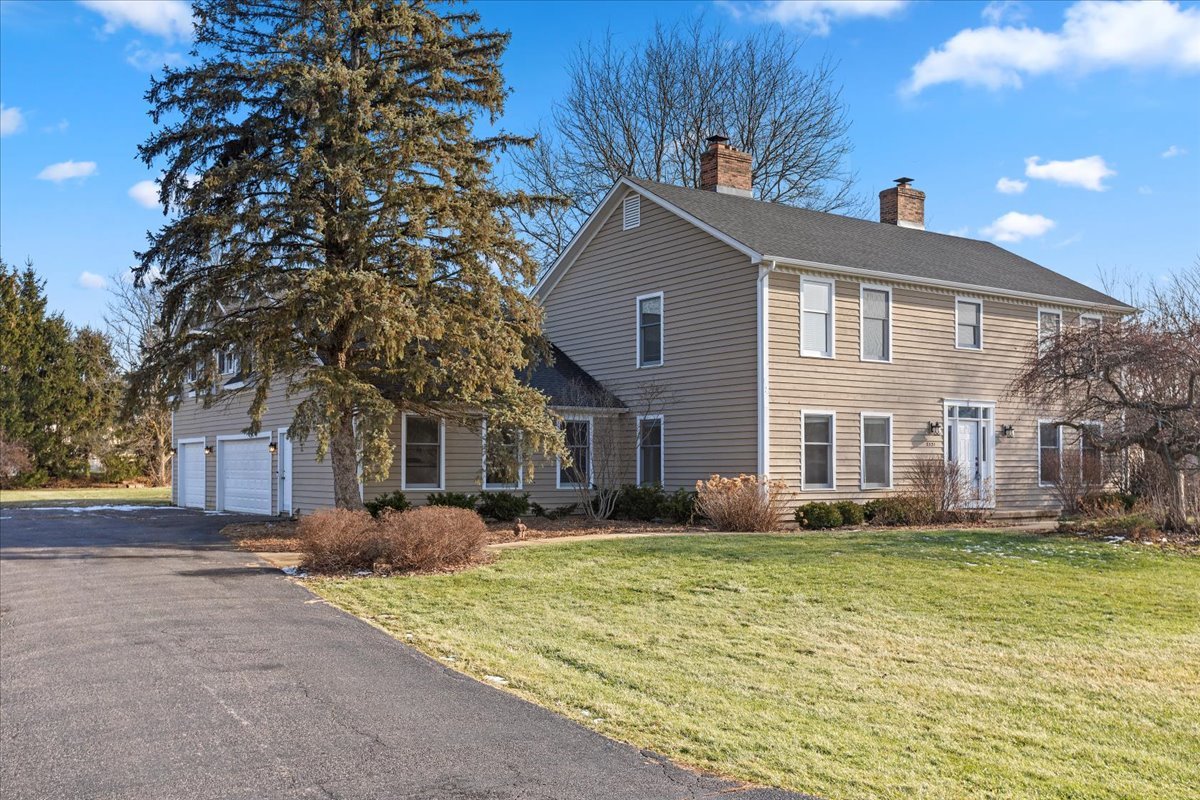 2321 Steeple Chase Circle, Libertyville, IL 60048