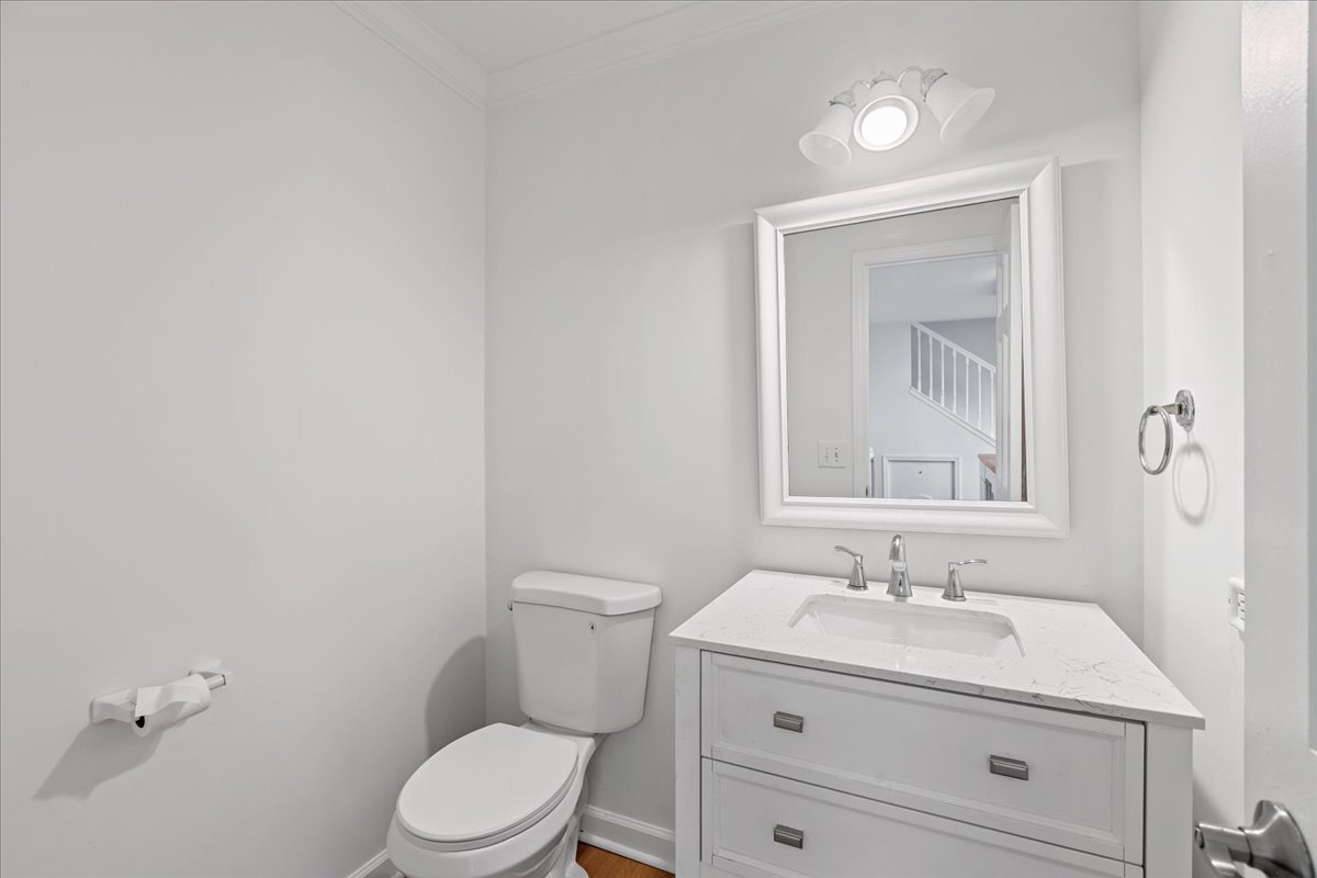 2321 Steeple Chase Circle, Libertyville, IL 60048