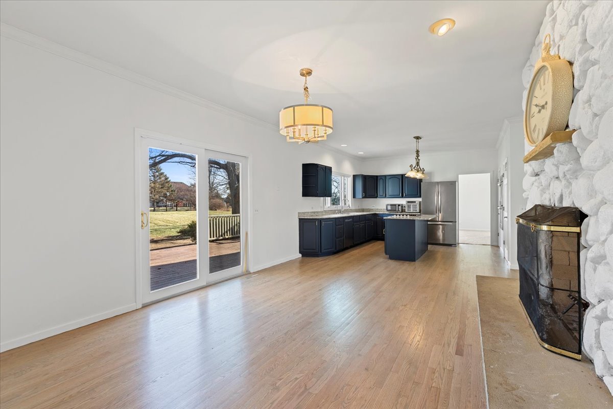 2321 Steeple Chase Circle, Libertyville, IL 60048