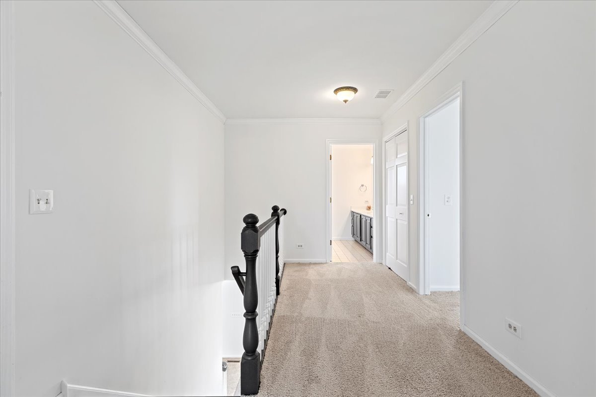 2321 Steeple Chase Circle, Libertyville, IL 60048