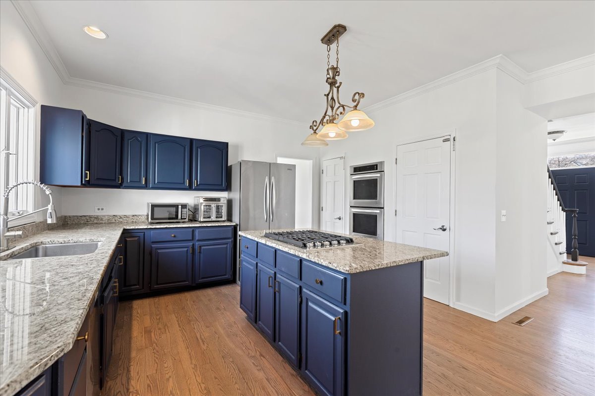 2321 Steeple Chase Circle, Libertyville, IL 60048