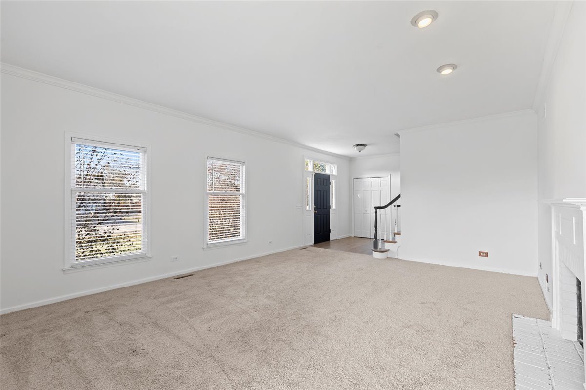 2321 Steeple Chase Circle, Libertyville, IL 60048