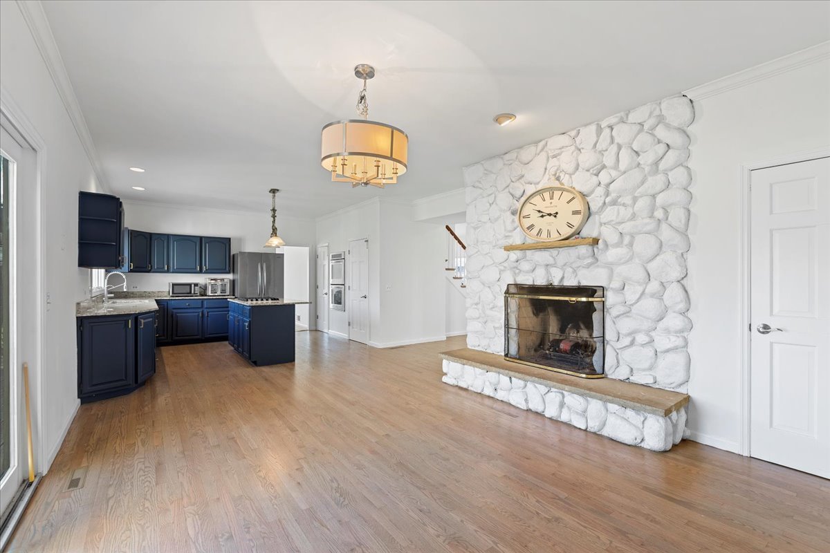 2321 Steeple Chase Circle, Libertyville, IL 60048